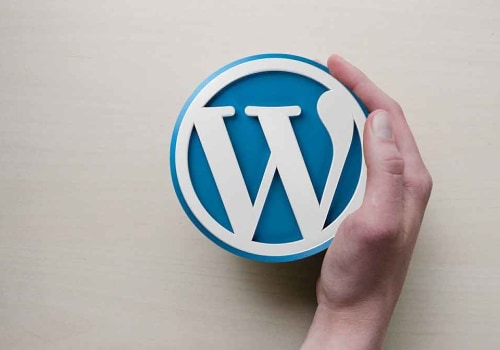 What is the difference between wordpress com and wordpress org?